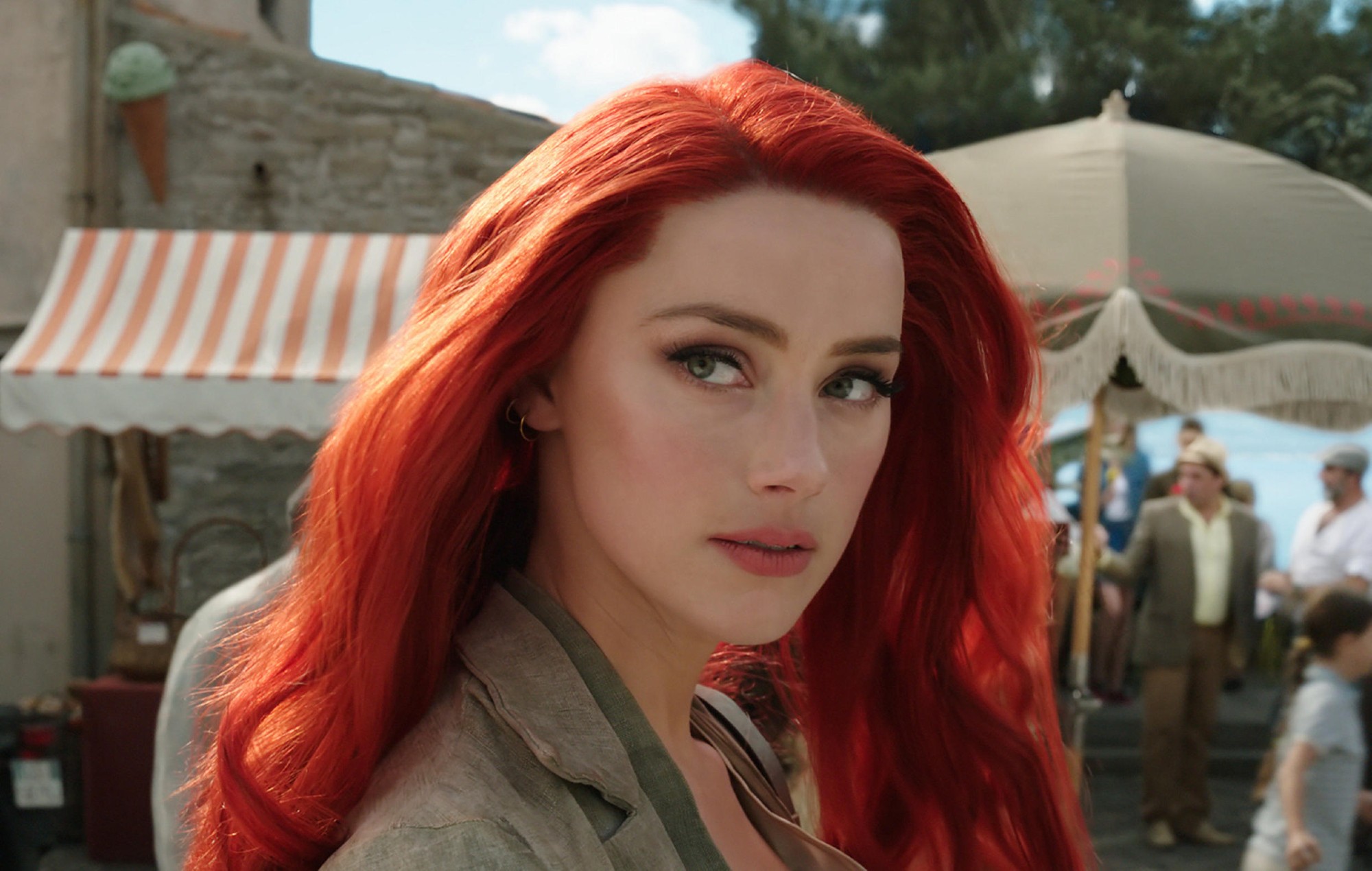 Amber Heard. I hate the Aquaman movie because everyone else is so into their roles, they are selling it. Jason Momoa is making me believe he is Arthur and then there's Amber Heard who looks and sounds like she's reading off a cue card. It's just jarring.