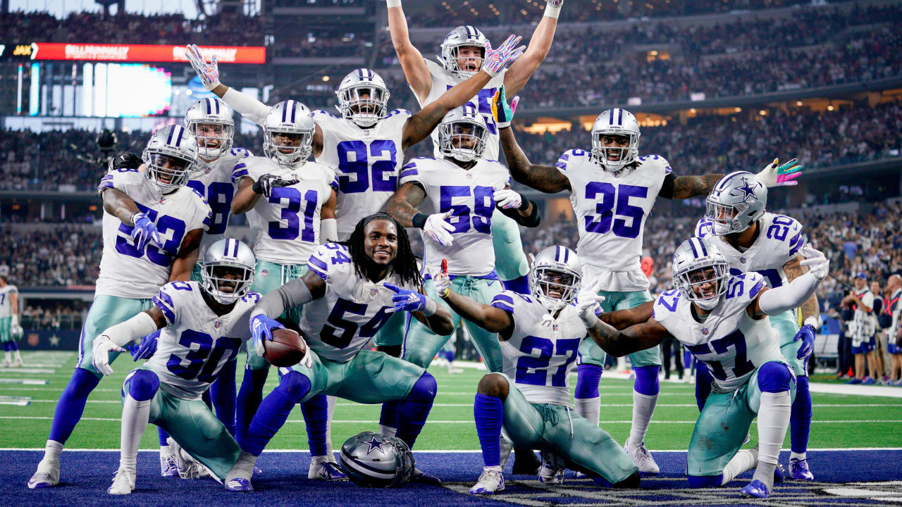 The Dallas Cowboys as “America’s Team”. They haven’t won a playoff game in decades. Overrated! -u/JohnnyRoanoke