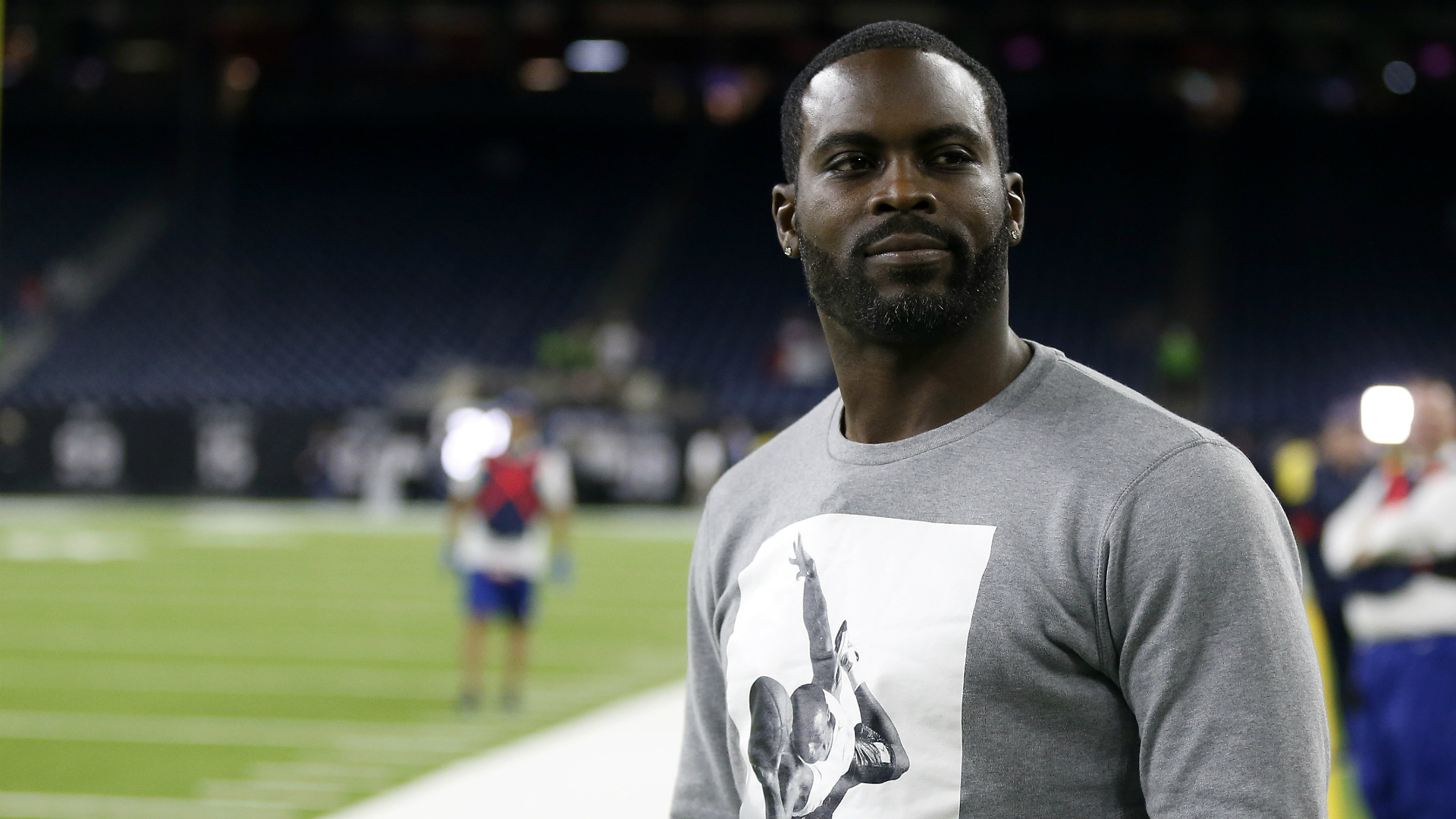 celebrities who committed crimes - That piece of sh*t dog fighter Michael Vick.