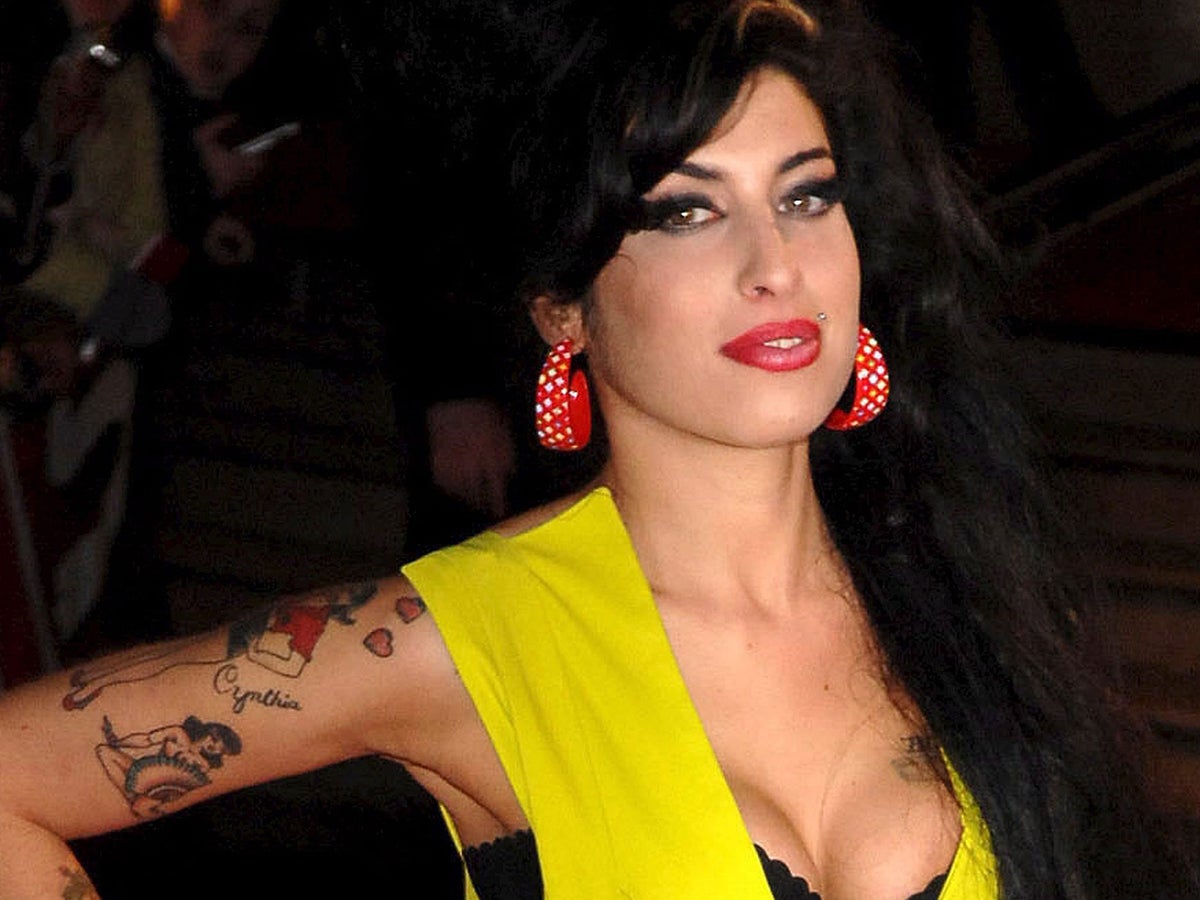 Amy WinehouseIf you see that doco about her, her parents did not help that situation at all. Her mum knew she was bulimic from a young age and did nothing. Her dad could see her suffering and still encouraged the paparazzi to take photos of her while on h