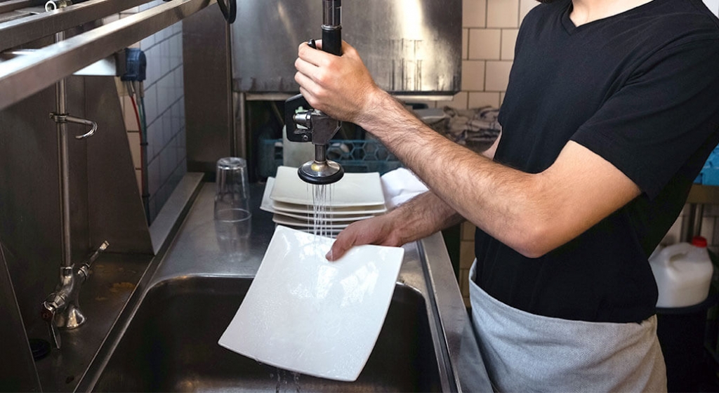 Jobs that deserve higher pay -dishwasher in a restaurant