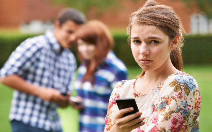 poor life advice - cyberbullying teenagers