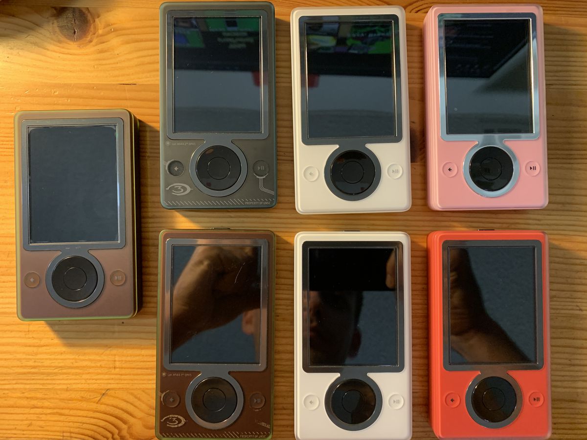 The Zune. Larger capacity, color screen, could play movies, and cost less than an iPod. Personally, I think it was an awesome device, but ultimately it failed. :( -u/TSwizzlesNipples