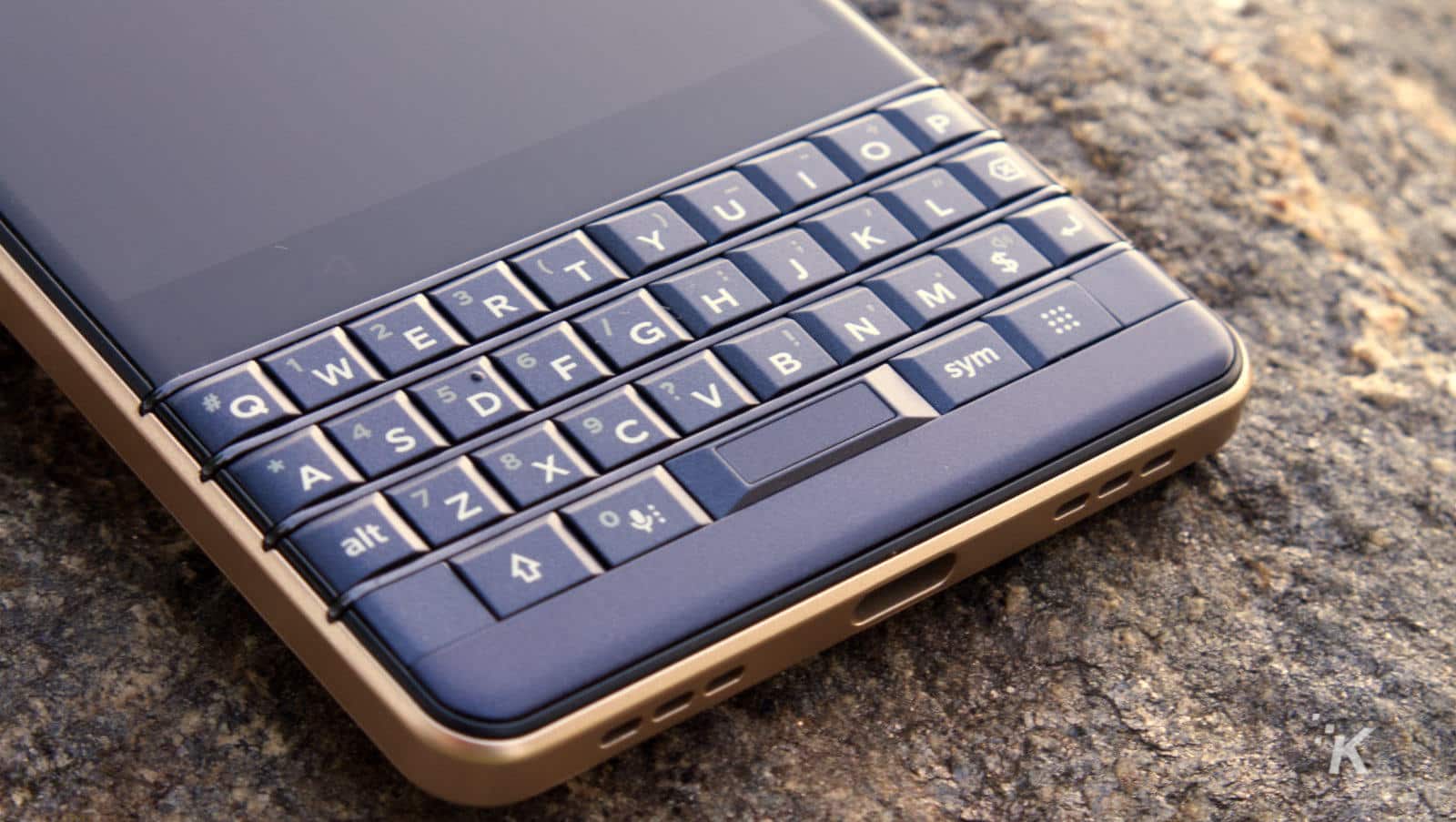 Things That Were Cool 10 Years Ago - Using a phone with a physical keyboard.