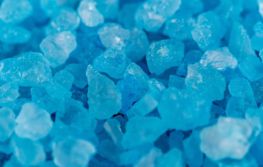breaking bad facts - After Breaking Bad showed blue meth, real drug dealers made their meth blue to copy the show.-u/links-Shield632
