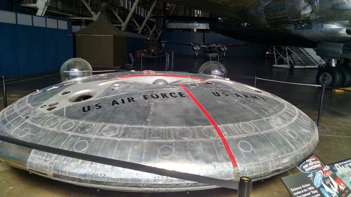 Cold War Facts - vz 9 avrocar - Atou Us Air Force Saucon Science fiction on the b