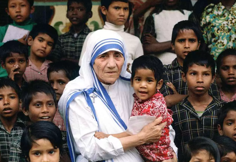 WTF Mother Teresa Facts - People believed she ran an actual hospice, organized to allow the terminally ill to die in as little pain as possible. But it was not a hospice and people dying of cancer were denied anything stronger than aspirin and ibuprofen, 