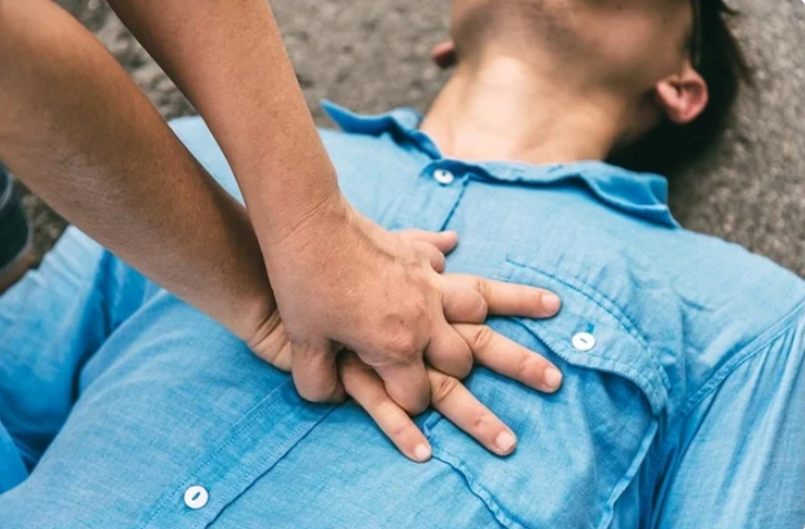 When performing CPR, chest compressions need to be continuous, deep and fairly quick.Call for an ambulance first. If you can get someone to help you, do so, because it is exhausting.For an adult, good quality chest compressions should be two per second an