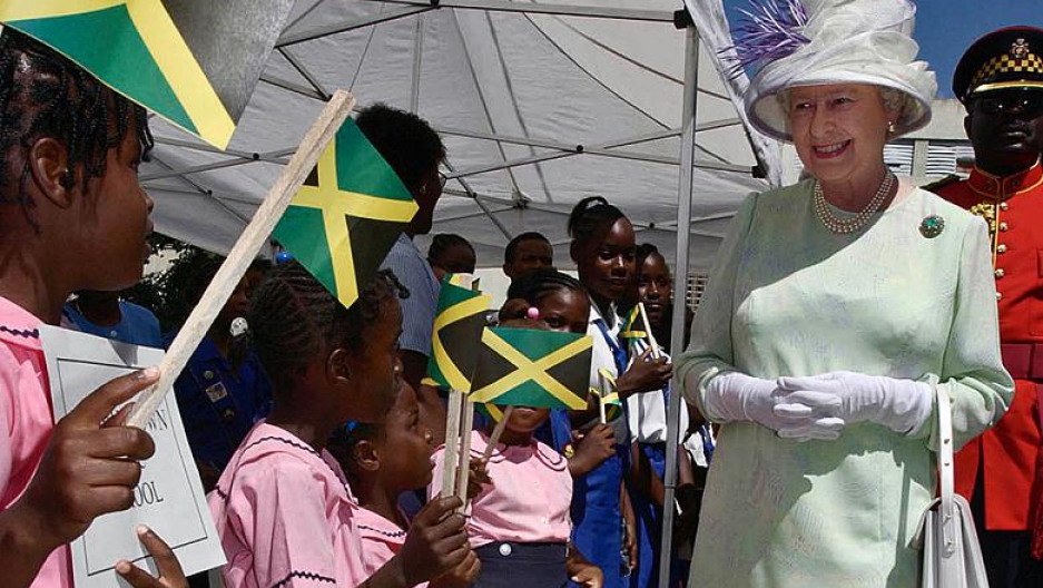 queen elizabeth II facts - queen elizabeth in jamaica - X 100