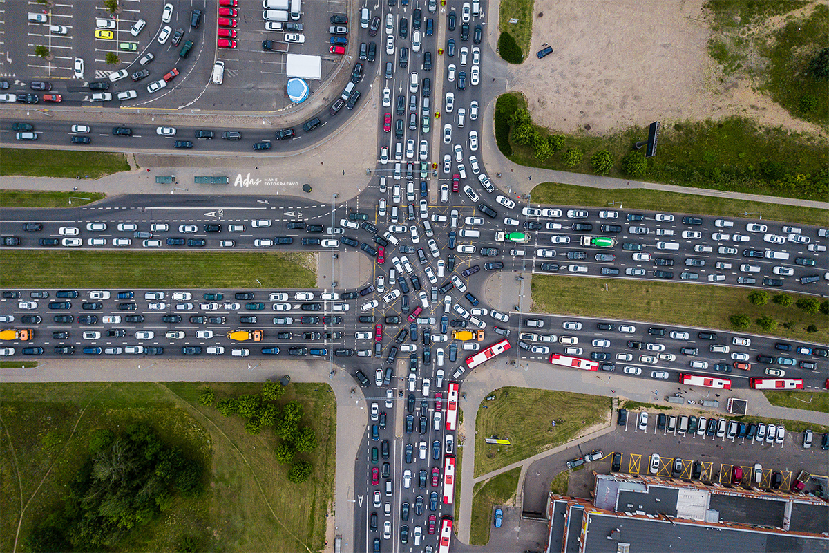 People Create Fake Traffic Jams When They’re Late