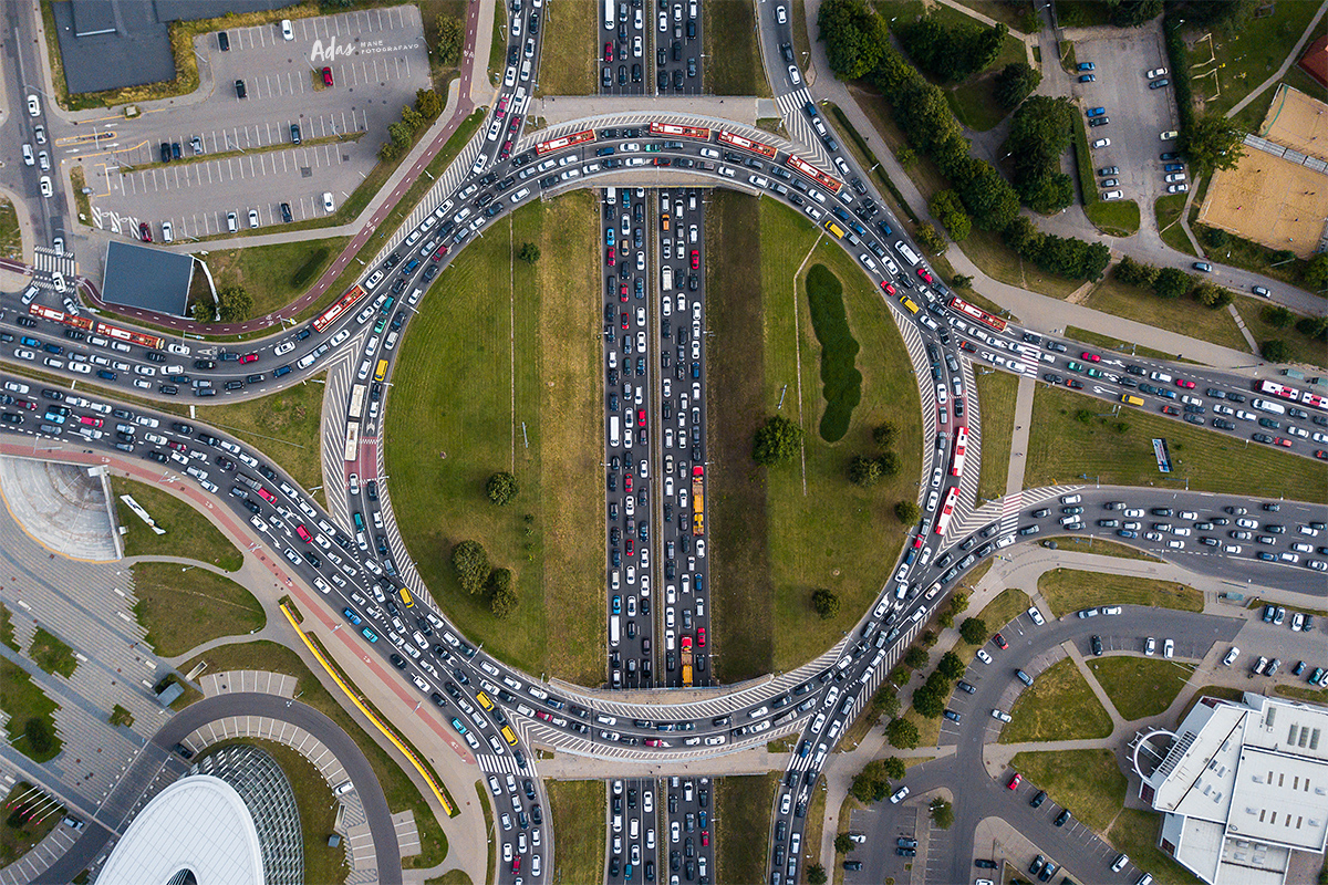 People Create Fake Traffic Jams When They’re Late