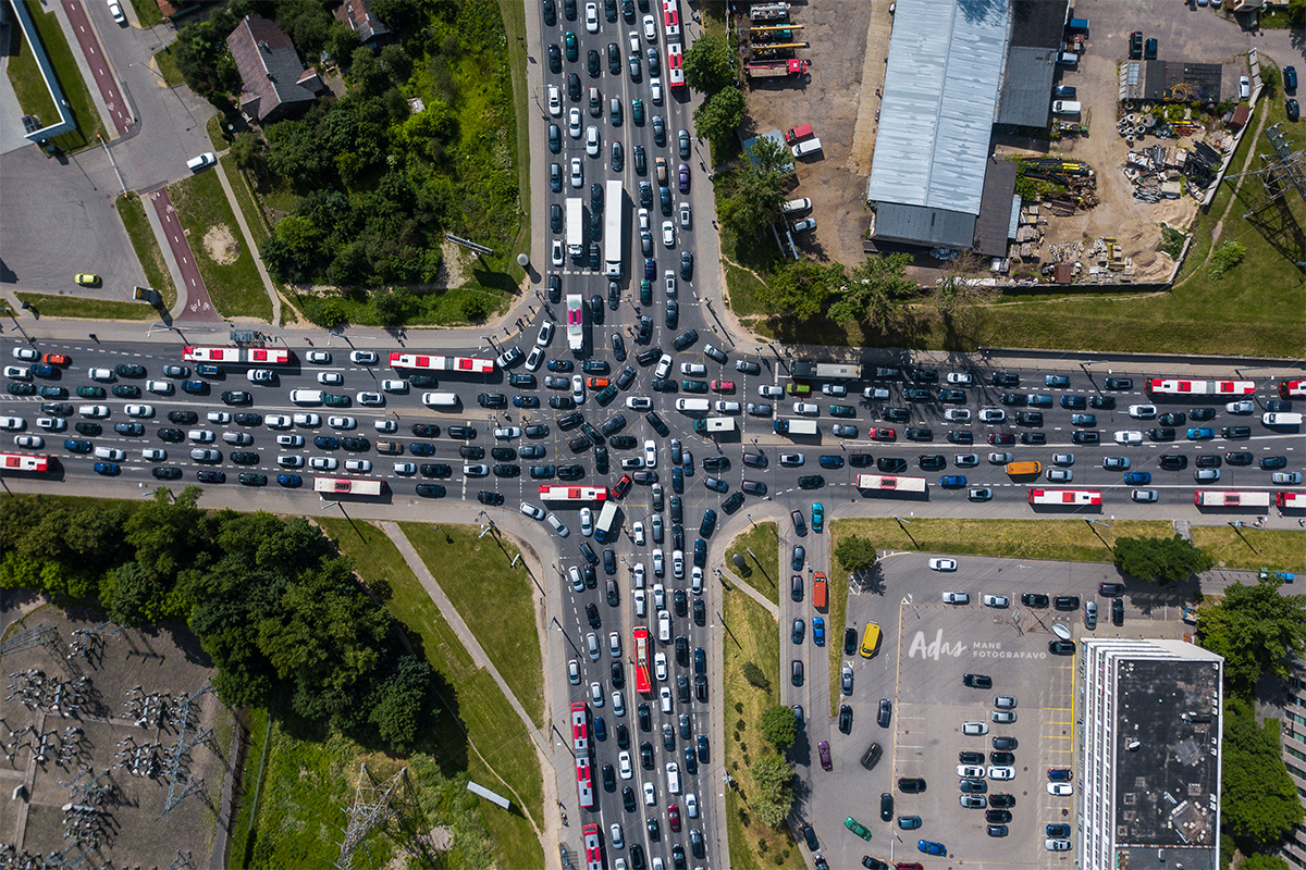 People Create Fake Traffic Jams When They’re Late