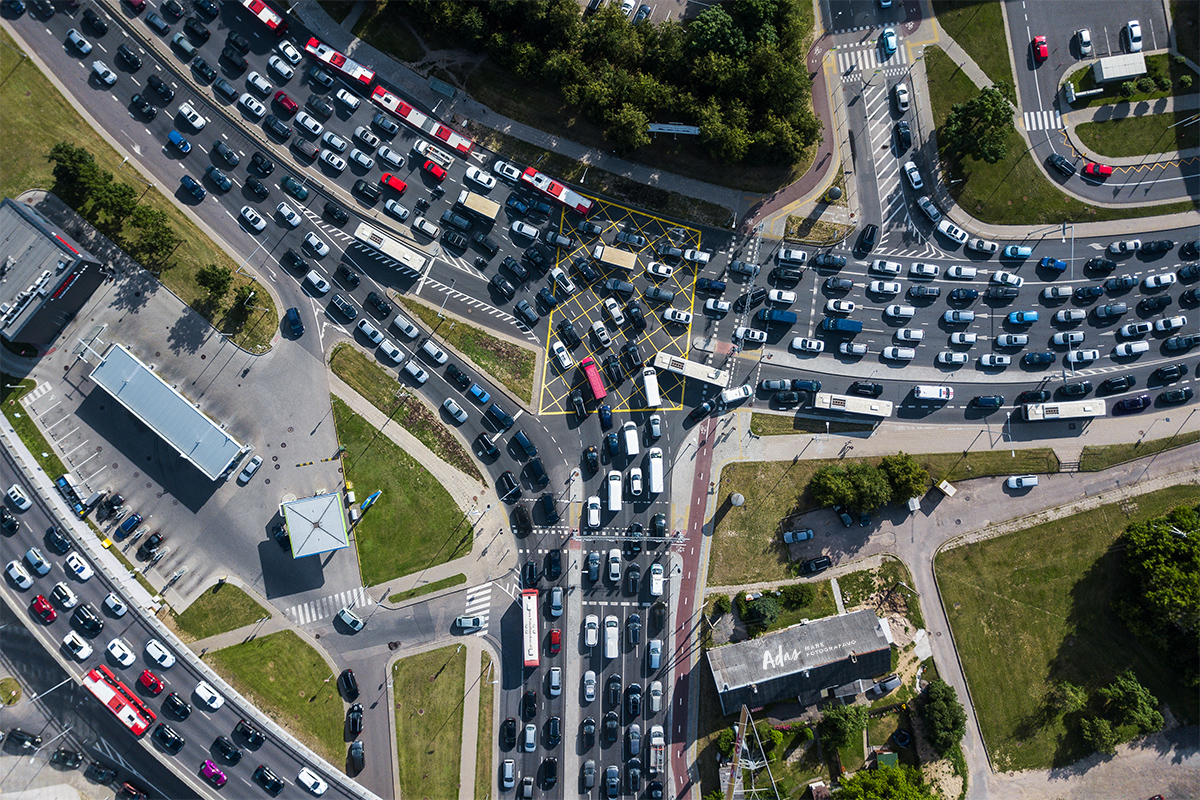 People Create Fake Traffic Jams When They’re Late