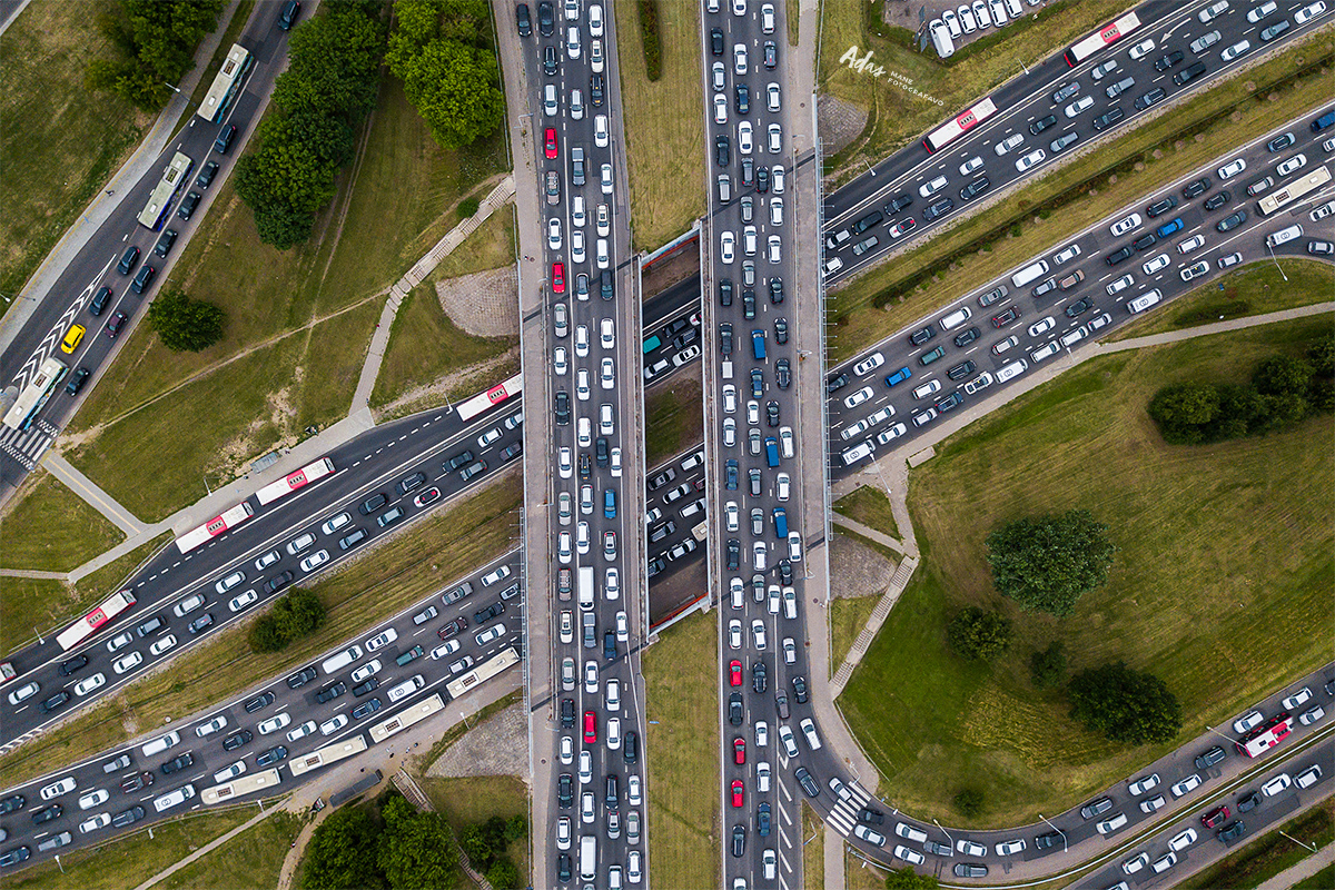 People Create Fake Traffic Jams When They’re Late