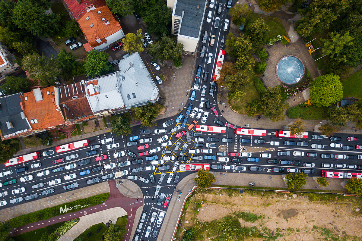 People Create Fake Traffic Jams When They’re Late