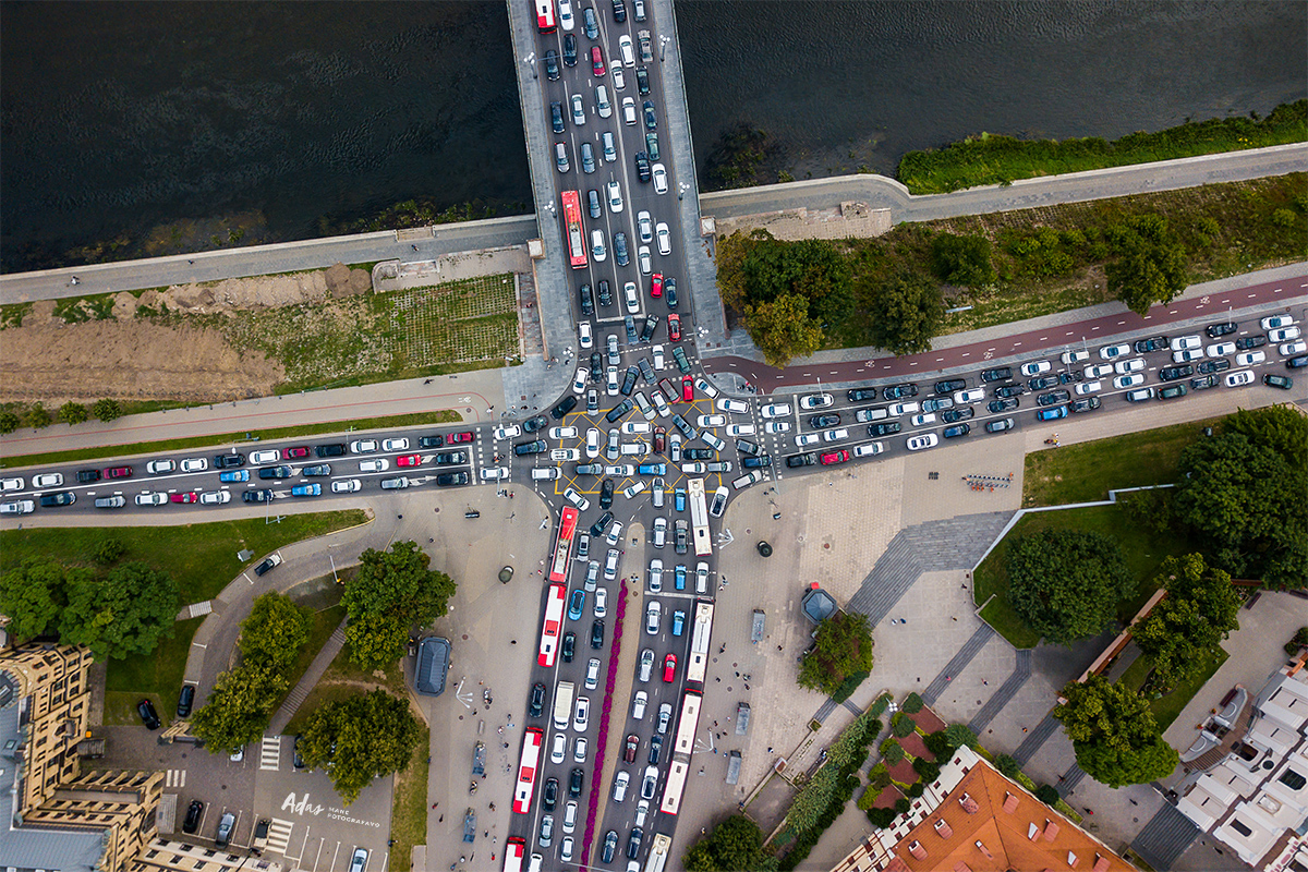 People Create Fake Traffic Jams When They’re Late