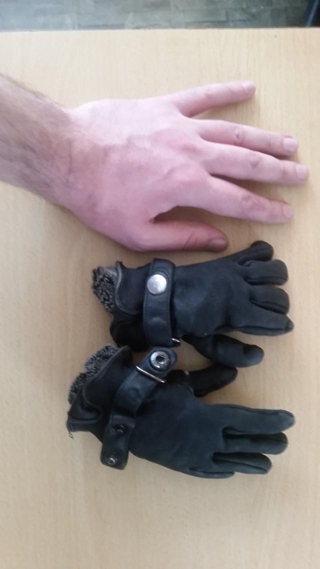 Washing leather gloves does not help!