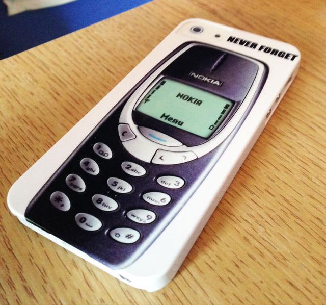 After A Multi-year Battle A Person Finally Convinced His Dad To Upgrade His Old Nokia 3310 To An Iphone. The Custom Phone Case He Ordered For It Arrived Today..