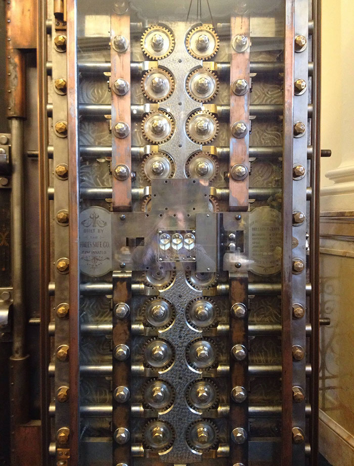 rare photos - vault door mechanism - o But By Halls Safe Co Ein Inato La