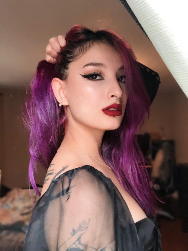 36 Hot Babes With Dyed Hair