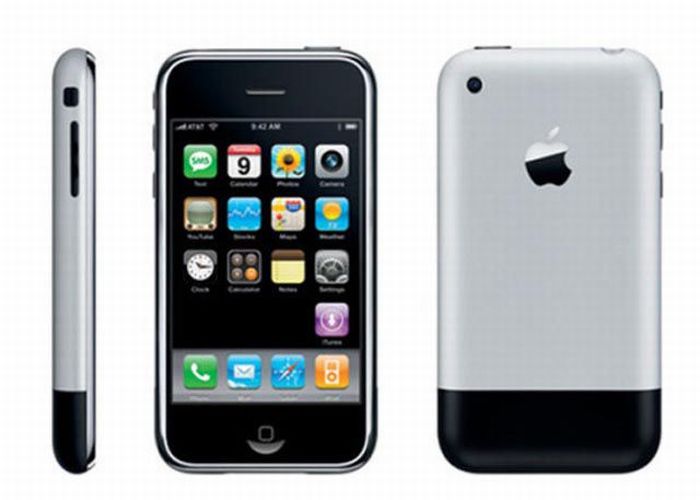 2007 - The first iPhone