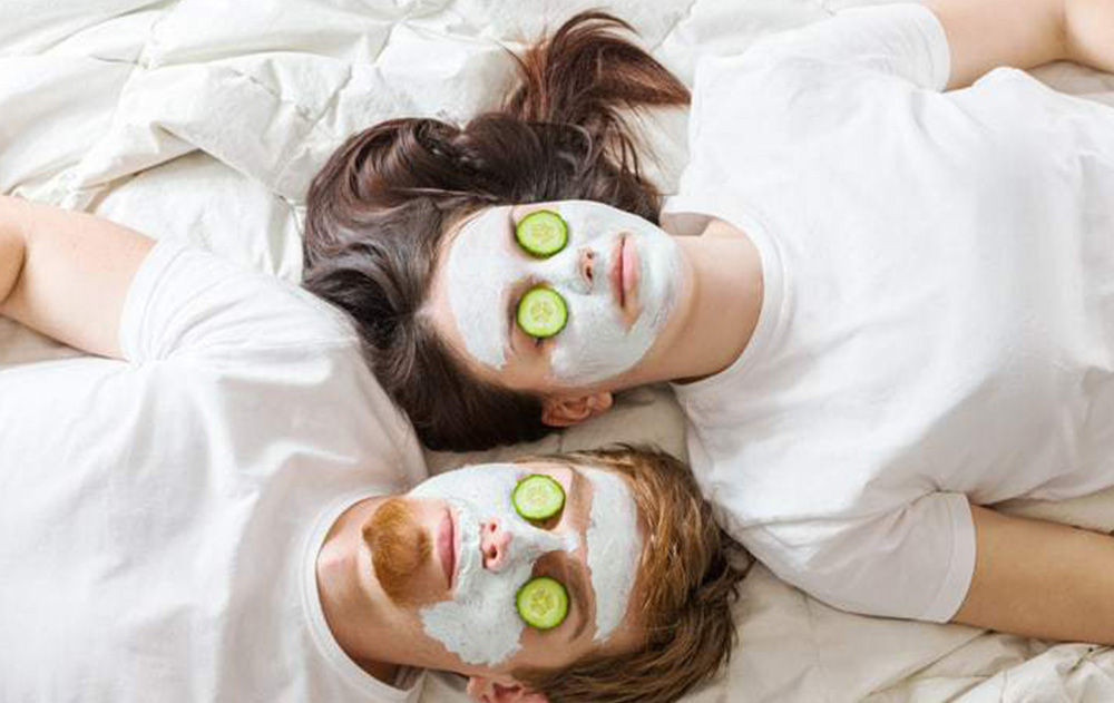 frugal date ideas - couple facial mask