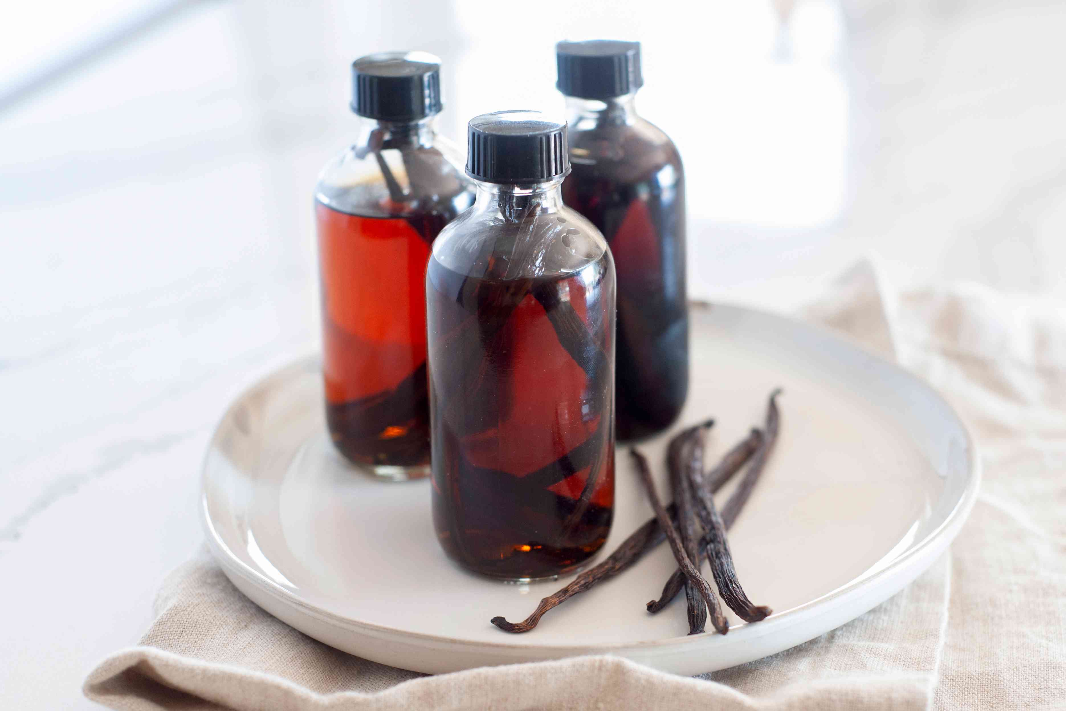 cooking tips - cooking hacks - making vanilla extract -