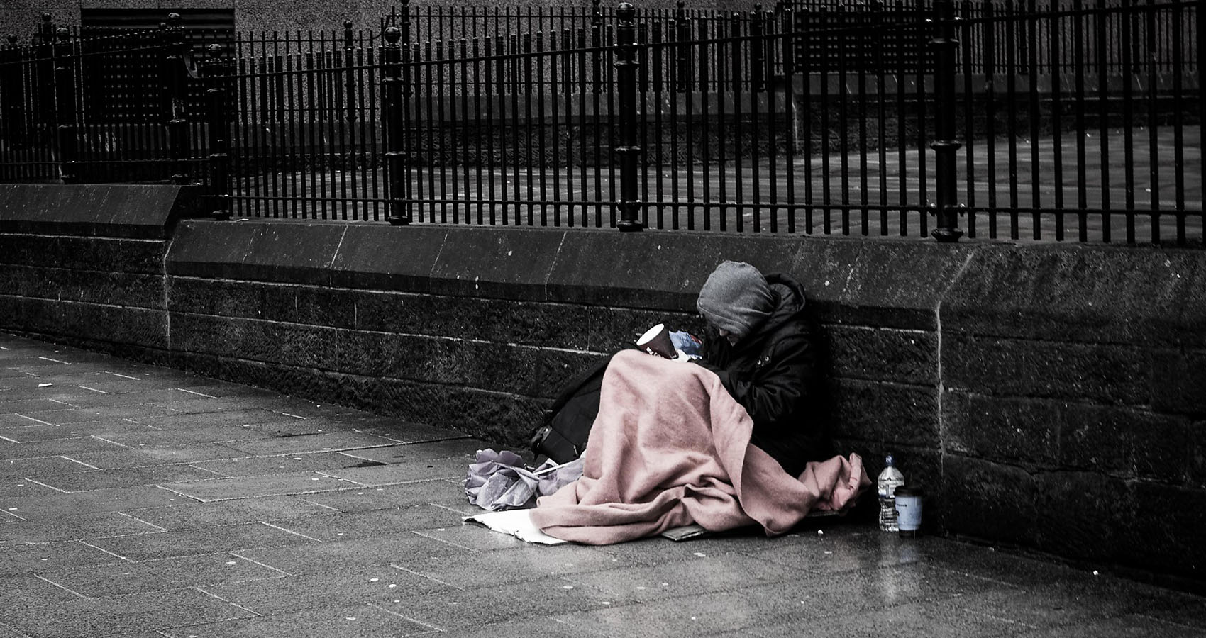 urban legends that turned out to be true - street photography beggar - Ere We Lietu 29 Econd