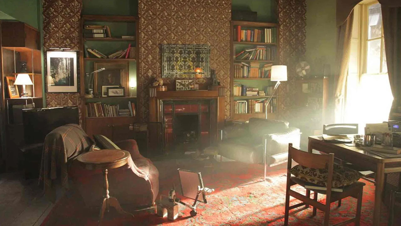 “Sherlock Holme's house on Baker street in London. Of course I love Sherlock Holmes, so as a tourist I took the tour. Not far into walking around the house it dawned upon me... this is a fake set of a fictional character. What am I doing here????”