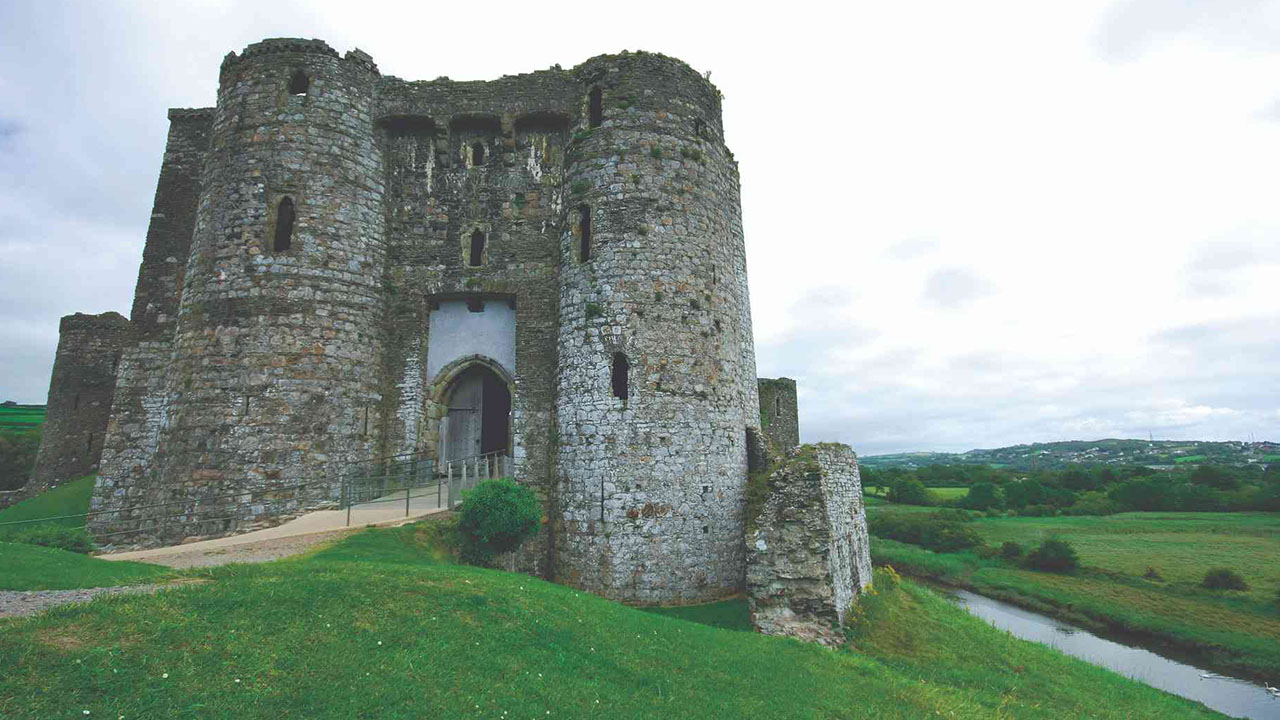 Famous Places You Shouldn't Visit - kidwelly castle