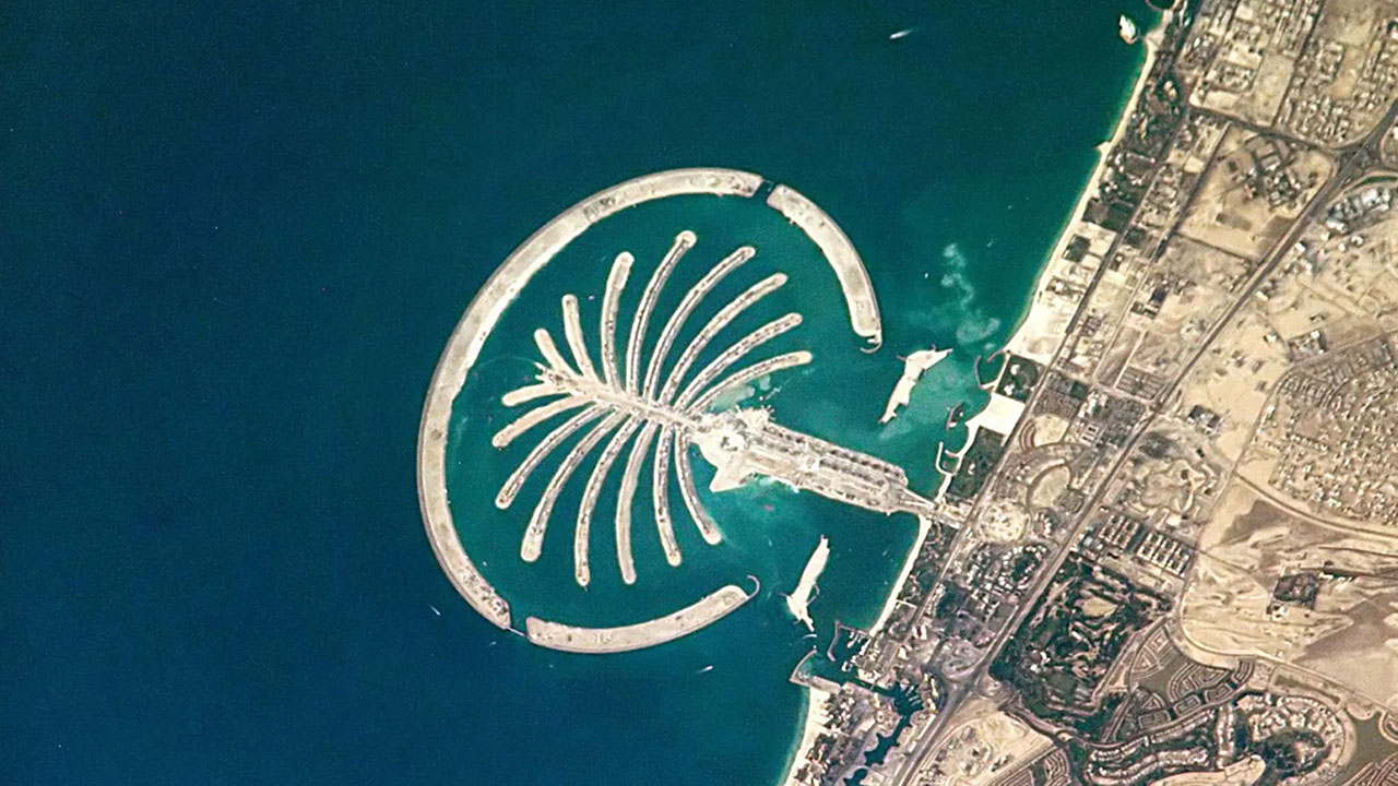 Famous Places You Shouldn't Visit - palm jumeirah