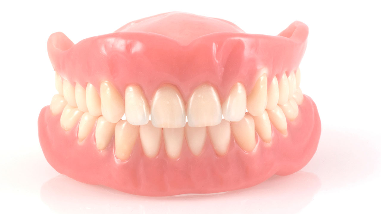dark facts - set of dentures