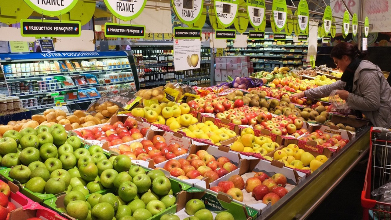 "It’s illegal for supermarkets in France to waste food." - u/lemondeisyours