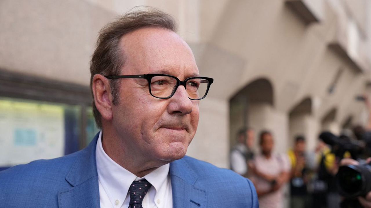 "Kevin Spacey getting revealed to be a predator, using his sexuality as an excuse, getting fired from his projects and then posting an insane super-villain-level youtube video as Frank Underwood basically blaming the viewers for being complicit." - soysaucesausage