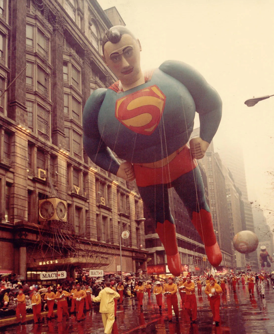 superman macy's thanksgiving day parade - v C Macs
