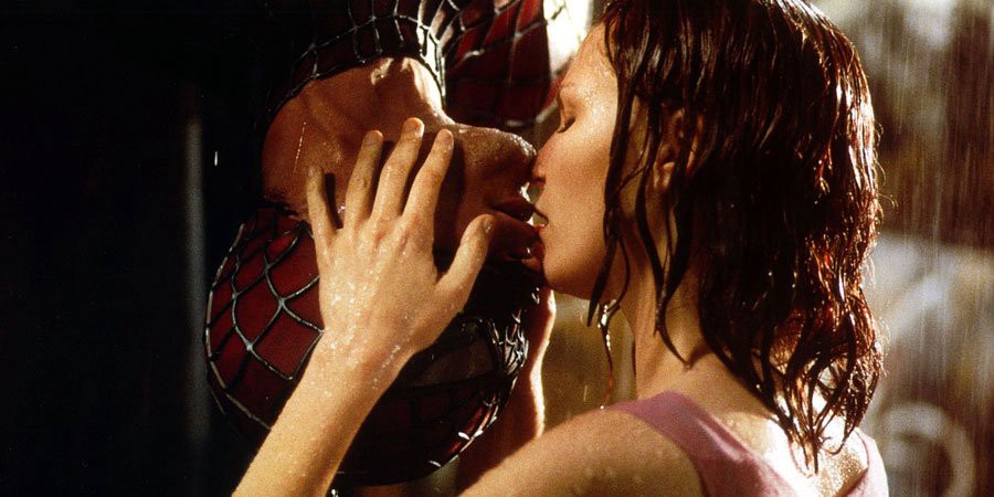 Most Paused Movie Moments - spiderman kiss scene