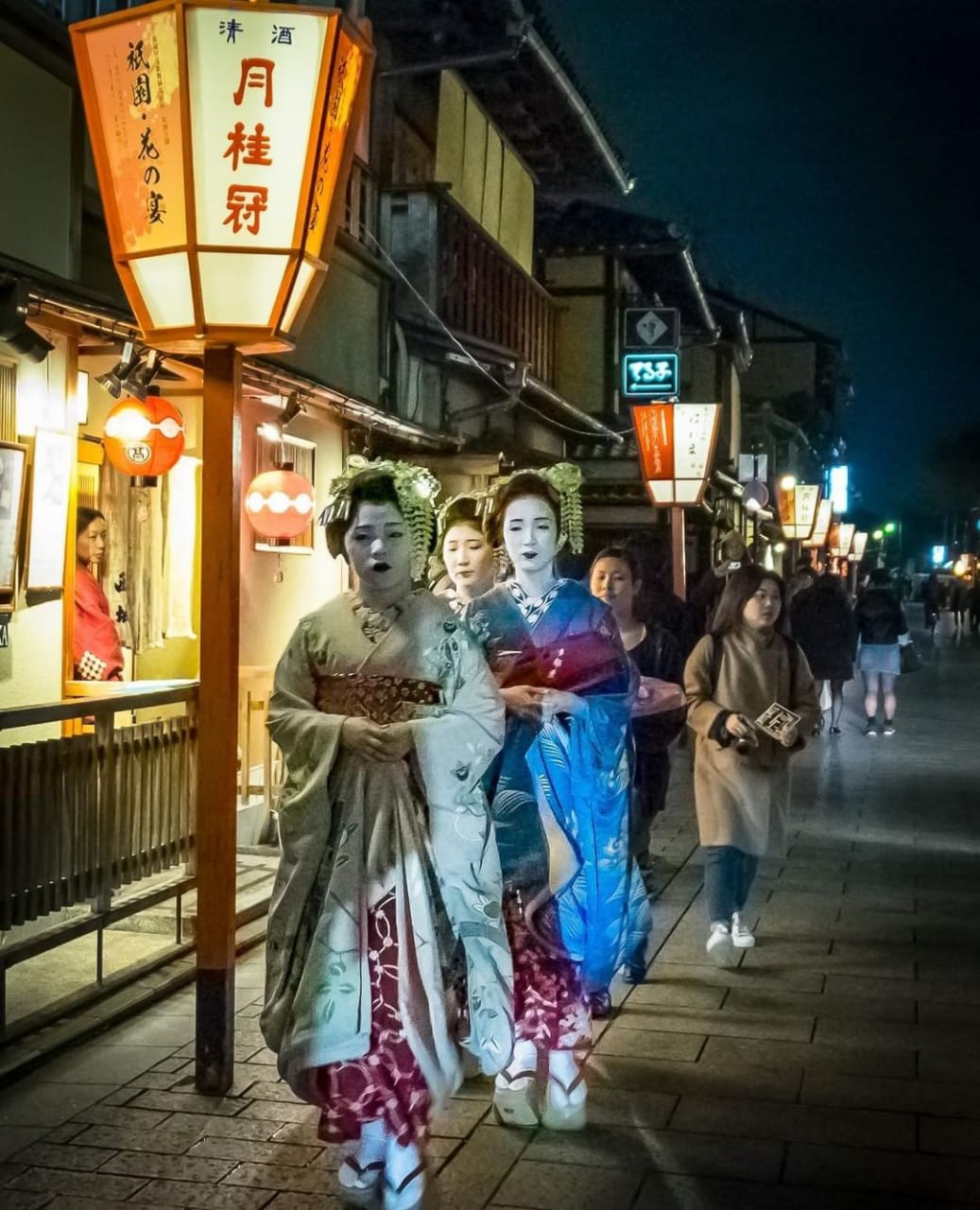 memes ,modern geishas and street culture