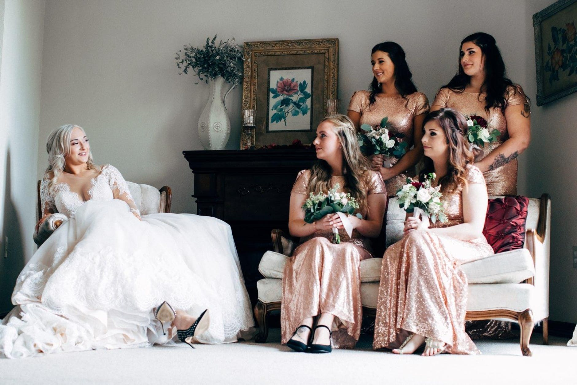 bride and maid of honor picture ideas