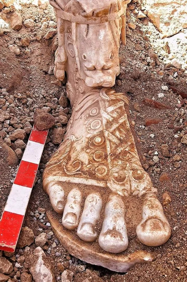 ancient artifacts - archaeology - statue of roman emperor marcus aurelius
