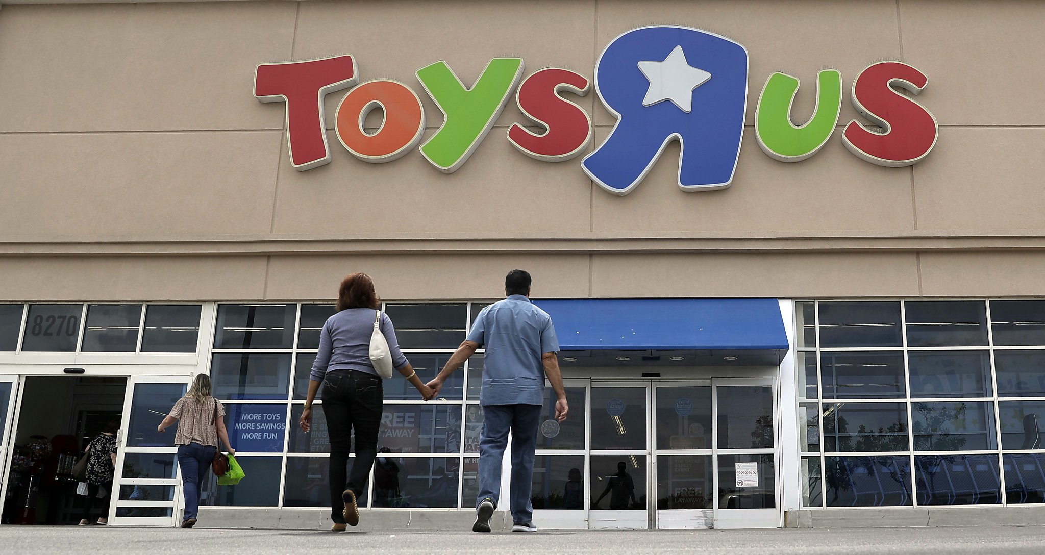 90s nostalgia - did toys r us fail - To Sus 8270 More Toys More Savings More Fun Ree Away Ung Gre Ety A aut Whi Event Layaway