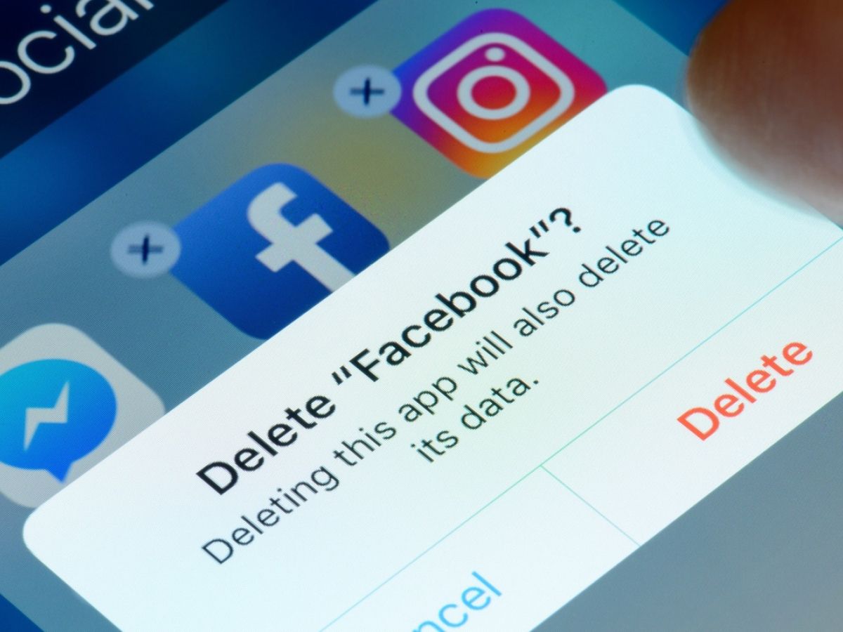 delete from facebook - ci f Delete Delete "Facebook"? Deleting this app will also delete its data. ncel