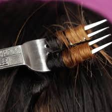 red flags - brushing your hair with a fork