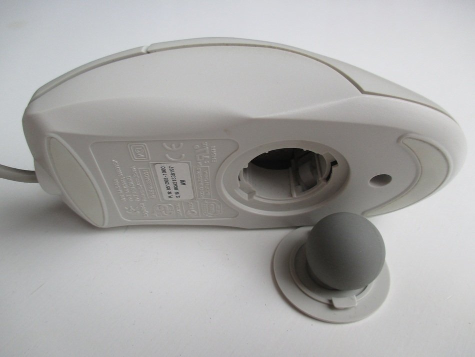 Year 2000 relics - mechanical mouse - Week 12 PN 8512081000 SNHCA21338197 Av Ce