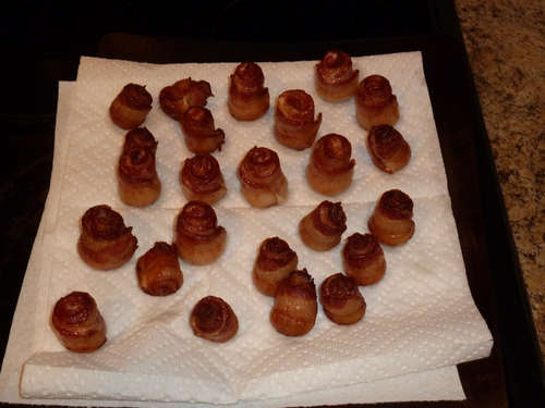 When the bacon buds are done, remove from the oven and place on paper towel to cool.   