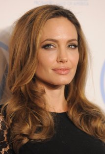 Angelina Jolies pussy smells better than Jennifer Anistons pussy.