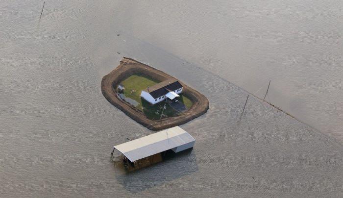 Avoiding the Mississippi Floods