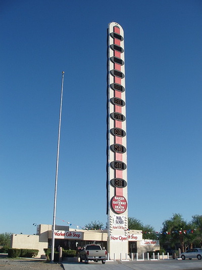World's Largest Thermometer - Baker, CA