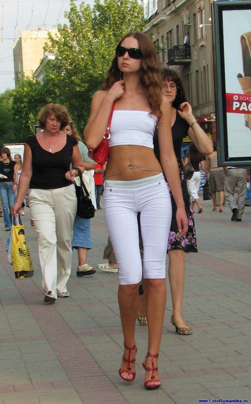 Girls on the sreets of Saratov city