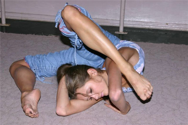Flexible Girls
