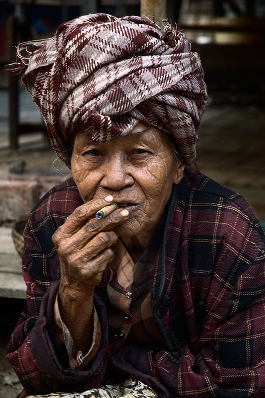 Me smoking with my pimpin suit